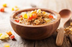 女性脫發(fā)適合哪些食療方法